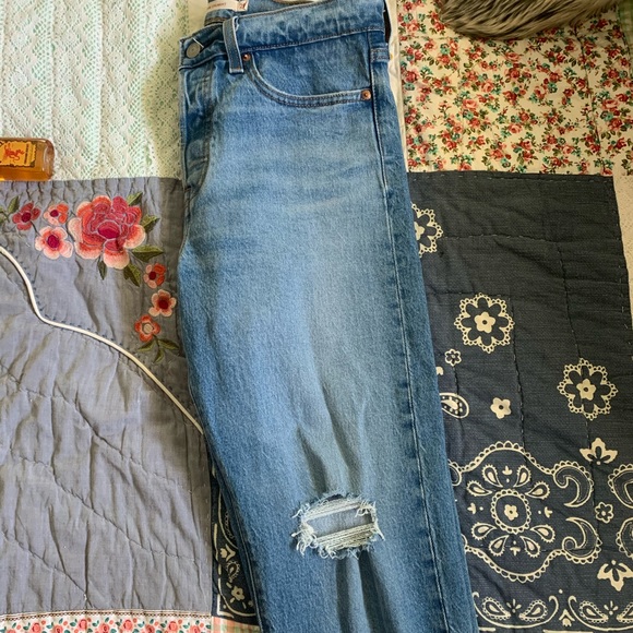 Levi’s Jeans - Picture 2 of 5